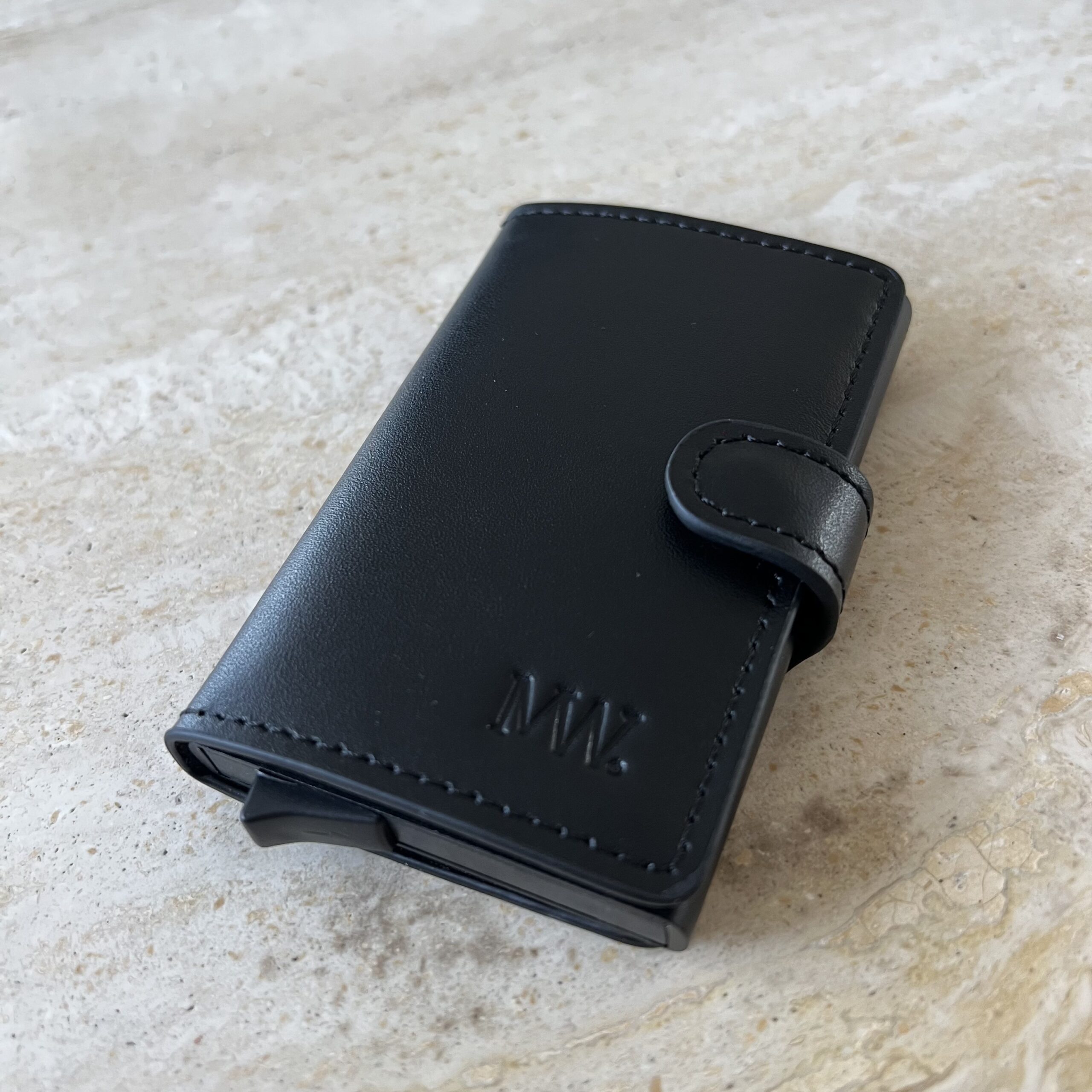 MW.CardWallet.Black 2 scaled